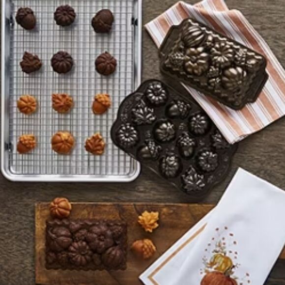 Nordic Ware Bronze Harvest Loaf Pan Autumn Fall Pumpkin - Picture 2 of 5